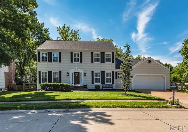 Photo 1 of Single family home for sale at 14960 Country Ridge Dr, Chesterfield, MO 63017 | MLS# MIS26068354 | Listing updated on 2026-10-27