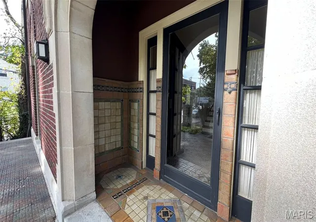 Photo 4 of Single family home for sale at 6965 Pershing Ave, Saint Louis, MO 63130 | MLS# MIS26068380 | Listing updated on 2026-10-29