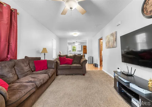 Photo 2 of Single family home for sale at 2916 Hillcrest Ave, Alton, IL 62002 | MLS# MIS26068390 | Listing updated on 2026-10-26