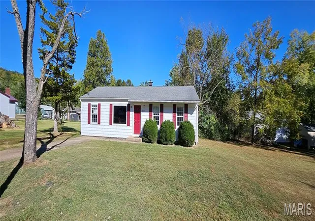 Photo 2 of Single family home for sale at 614 Westwood Dr, Ironton, MO 63650 | MLS# MIS26068398 | Listing updated on 2026-10-28