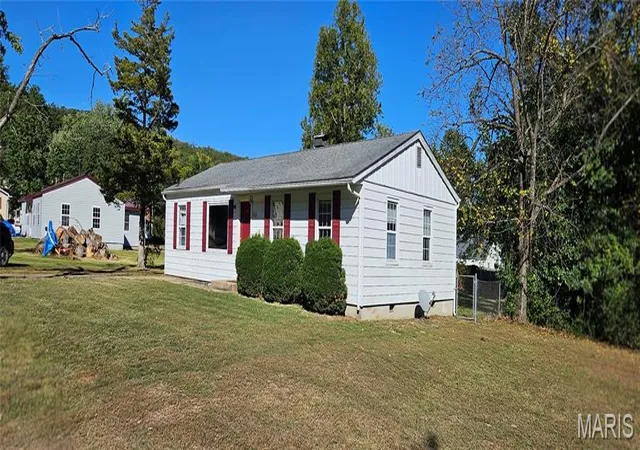 Photo 3 of Single family home for sale at 614 Westwood Dr, Ironton, MO 63650 | MLS# MIS26068398 | Listing updated on 2026-10-28