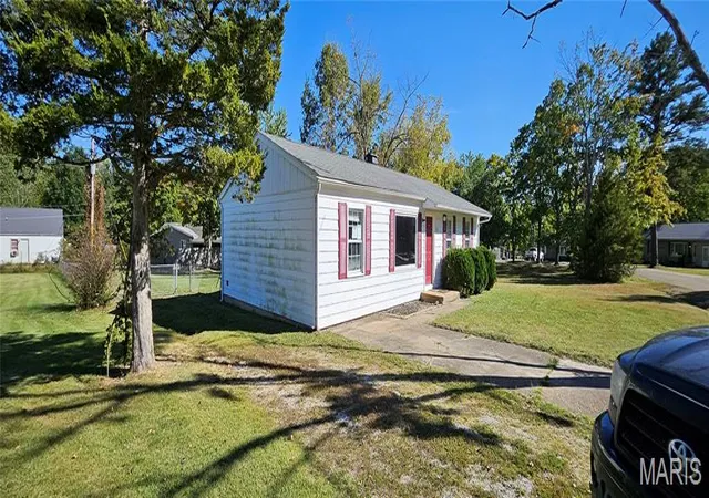 Photo 3 of Single family home for sale at 614 Westwood Dr, Ironton, MO 63650 | MLS# MIS26068398 | Listing updated on 2026-10-28
