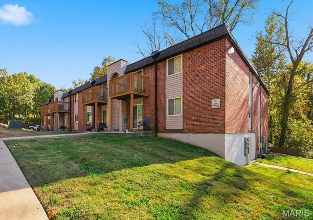 Photo 2 of Condo for sale at 2808 Black Forest Dr #F, Saint Louis, MO 63129 | MLS# MIS26068406 | Listing updated on 2026-10-30