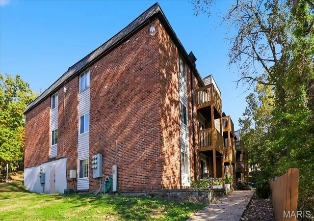 Photo 3 of Condo for sale at 2808 Black Forest Dr #F, Saint Louis, MO 63129 | MLS# MIS26068406 | Listing updated on 2026-10-30