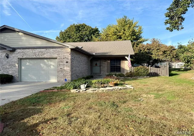 Photo 1 of Single family home for sale at 313 Hickory Bnd, Belleville, IL 62223 | MLS# MIS26068410 | Listing updated on 2026-10-29