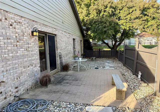 Photo 2 of House for sale at 313 Hickory Bnd, Belleville, IL 62223 | MLS# MIS26068410 | Listing updated on 2026-10-29