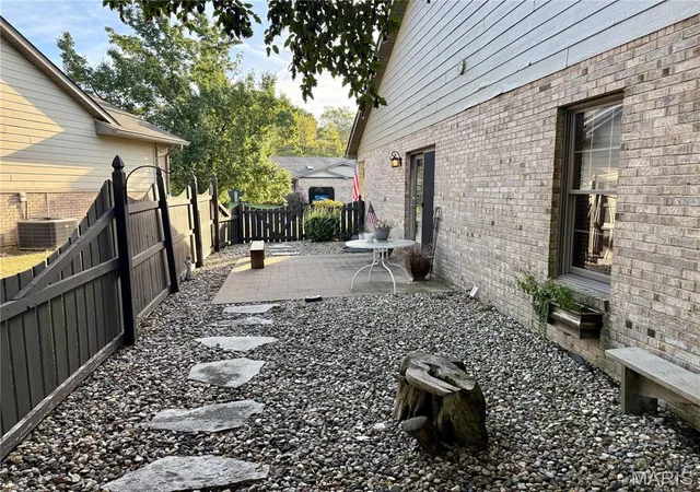Photo 3 of House for sale at 313 Hickory Bnd, Belleville, IL 62223 | MLS# MIS26068410 | Listing updated on 2026-10-29