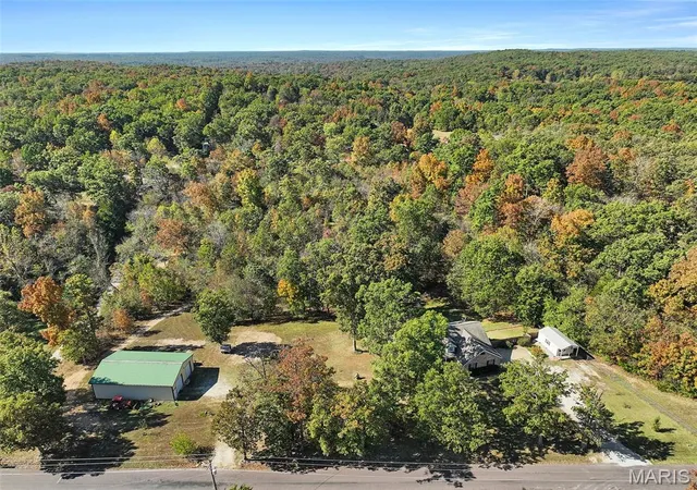 Photo 4 of Single family home for sale at 13029 Mammoth Rd, De Soto, MO 63020 | MLS# MIS26068411 | Listing updated on 2026-10-29