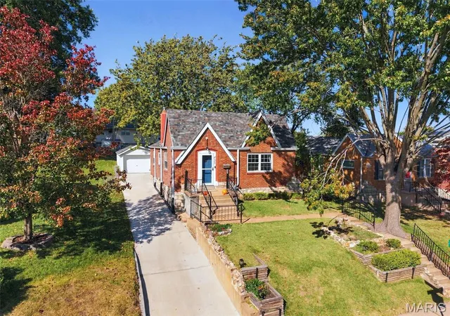 Photo 1 of Single family home for sale at 433 Winston Dr, Saint Louis, MO 63125 | MLS# MIS26068412 | Listing updated on 2026-10-31