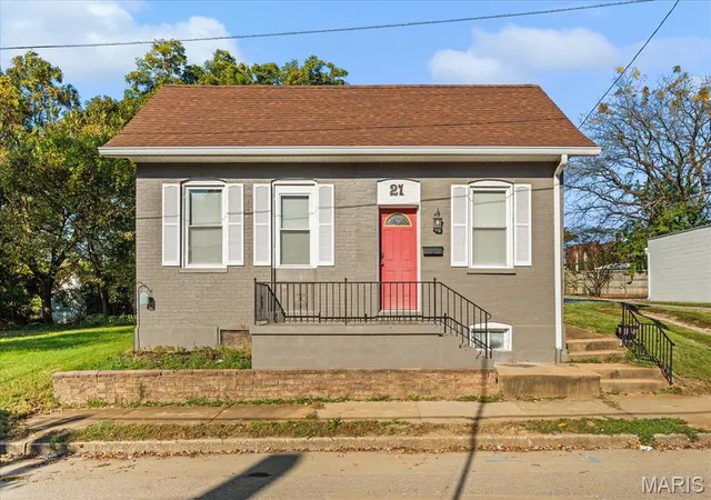 Single family home for sale at 21 S 13th Street, Belleville, IL 62220 | MLS# MIS26068426