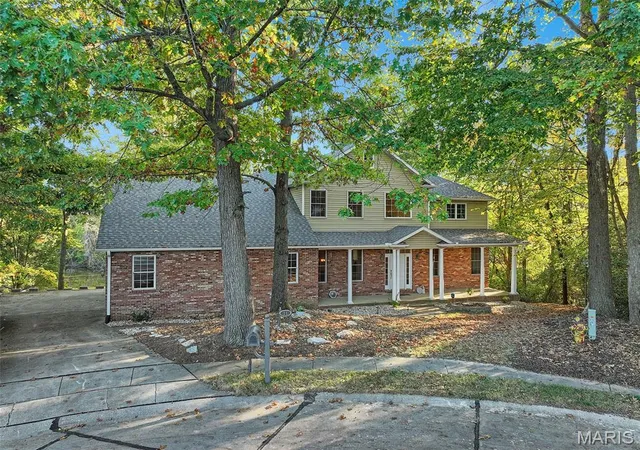 Photo 3 of Single family home for sale at 11 Kensington, Collinsville, IL 62234 | MLS# MIS26068431 | Listing updated on 2026-10-28