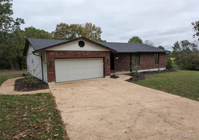 Single family home for sale at 542 Highway O, Cuba, MO 65453 | MLS# MIS26068432