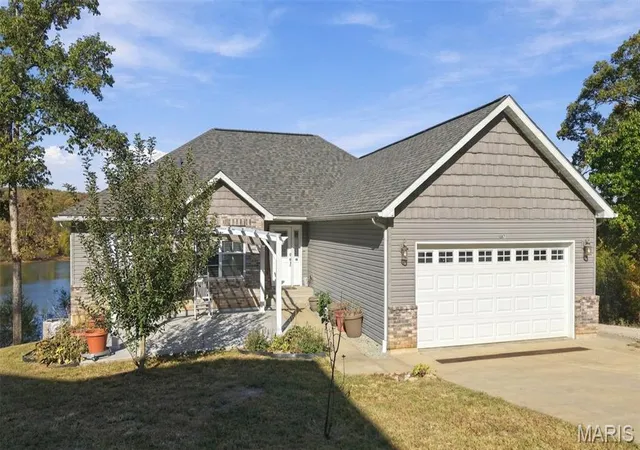 Photo 2 of Single family home for sale at 1887 Tiffany Dr, Bonne Terre, MO 63628 | MLS# MIS26068441 | Listing updated on 2026-10-29