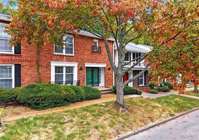 Photo 2 of Townhouse for sale at 13419 Forestlac Dr, Saint Louis, MO 63141 | MLS# MIS26068443 | Listing updated on 2026-10-29