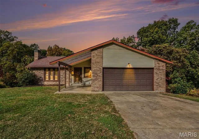 Photo 1 of Single family home for sale at 20 Windswept Dr, Arnold, MO 63010 | MLS# MIS26068448 | Listing updated on 2026-10-30