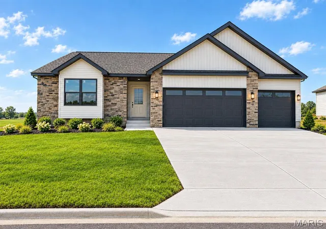 Single family home for sale at 820 Barclay Dr, Farmington, MO 63640 | MLS# MIS26068453 | Listing updated on 2026-10-27