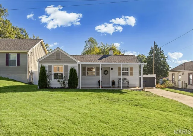 Single family home for sale at 7904 Kingwood St, Saint Louis, MO 63123 | MLS# MIS26068468