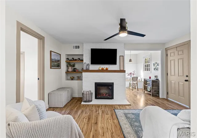Photo 4 of Single family home for sale at 7904 Kingwood St, Saint Louis, MO 63123 | MLS# MIS26068468 | Listing updated on 2026-10-30