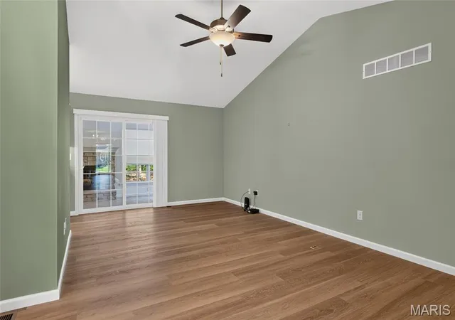 Photo 4 of Condo for sale at 4825 Azalea Pl, Alton, IL 62002 | MLS# MIS26068471 | Listing updated on 2026-10-28