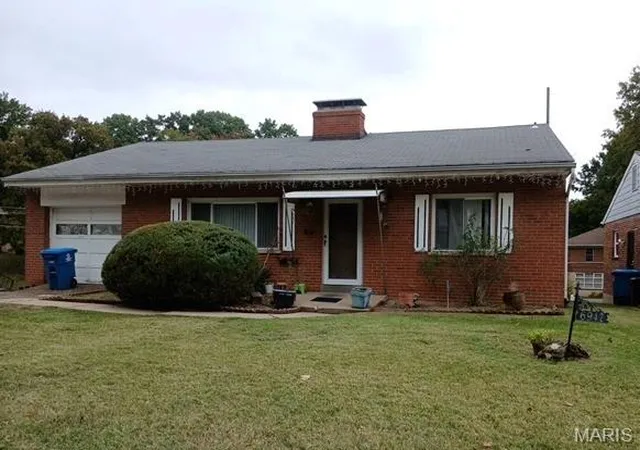Photo 1 of Single family home for sale at 6947 Groveland Dr, Saint Louis, MO 63121 | MLS# MIS26068475 | Listing updated on 2026-10-26