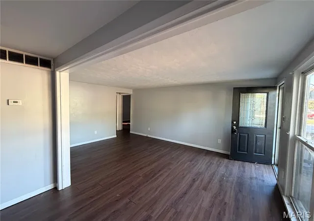 Photo 3 of Single family home for sale at 607 N James St, Sparta, IL 62286 | MLS# MIS26068496 | Listing updated on 2026-10-28