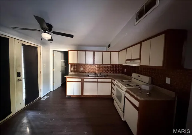 Photo 4 of Single family home for sale at 607 N James St, Sparta, IL 62286 | MLS# MIS26068496 | Listing updated on 2026-10-28