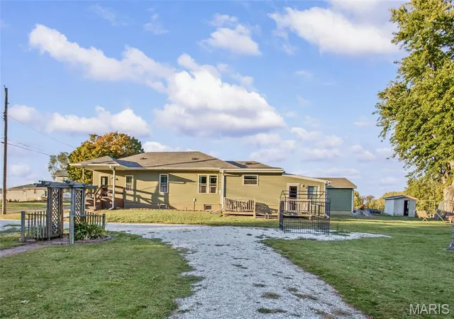Photo 1 of Single family home for sale at 1 N Cobb St, Roodhouse, IL 62082 | MLS# MIS26068497 | Listing updated on 2026-10-27