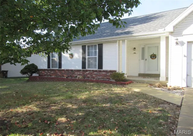 Single family home for sale at 746 Bull Valley Dr, Saint Peters, MO 63304 | MLS# MIS26068504