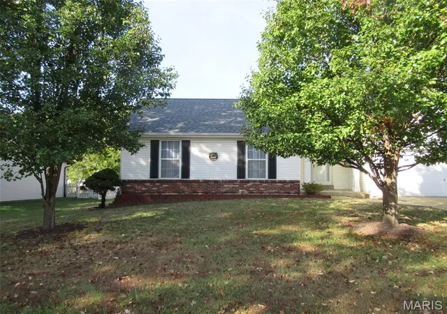 Photo 1 of Single family home for sale at 746 Bull Valley Dr, Saint Peters, MO 63304 | MLS# MIS26068504 | Listing updated on 2026-10-27