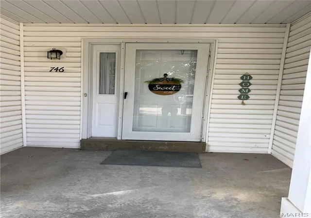 Photo 2 of Single family home for sale at 746 Bull Valley Dr, Saint Peters, MO 63304 | MLS# MIS26068504 | Listing updated on 2026-10-27