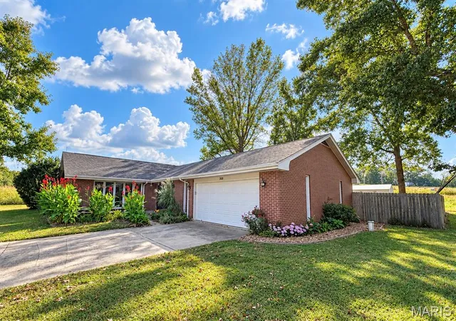 Photo 1 of Single family home for sale at 2733 Plymouth Dr, Mount Sterling, MO 65062 | MLS# MIS26068506 | Listing updated on 2026-10-26