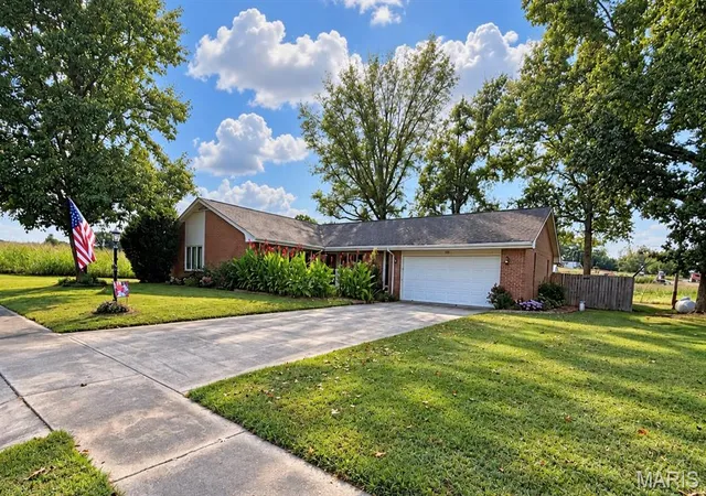 Photo 2 of Single family home for sale at 2733 Plymouth Dr, Mount Sterling, MO 65062 | MLS# MIS26068506 | Listing updated on 2026-10-26