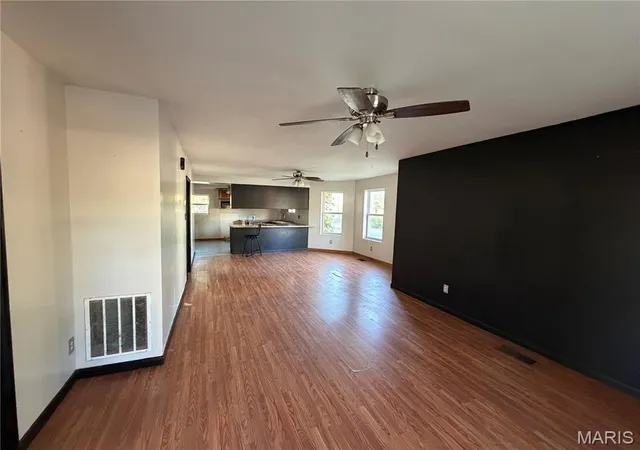 Photo 2 of Single family home for sale at 802 S Grace St, Marissa, IL 62257 | MLS# MIS26068508 | Listing updated on 2026-10-28