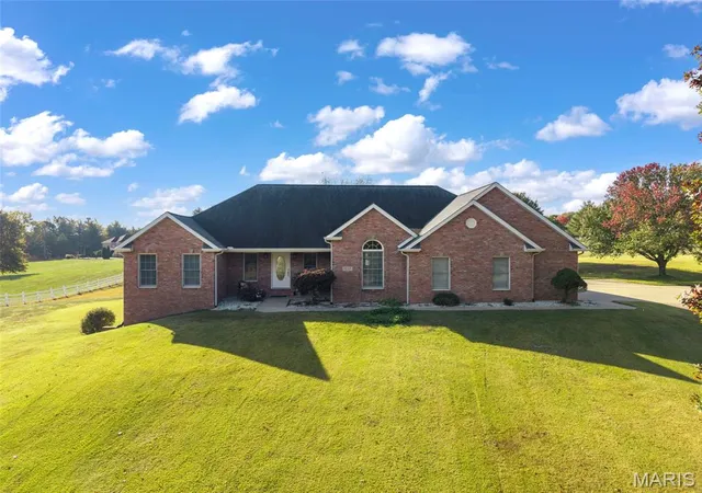 Single family home for sale at 1537 County Rd 618, Cape Girardeau, MO 63701 | MLS# MIS26068530