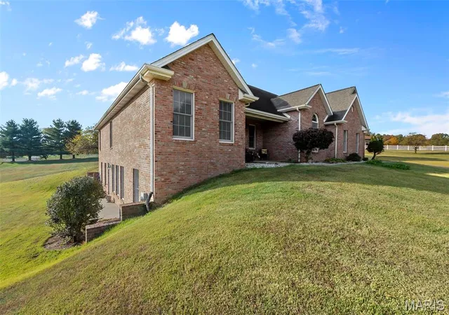 Photo 3 of Single family home for sale at 1537 County Rd 618, Cape Girardeau, MO 63701 | MLS# MIS26068530 | Listing updated on 2026-10-31