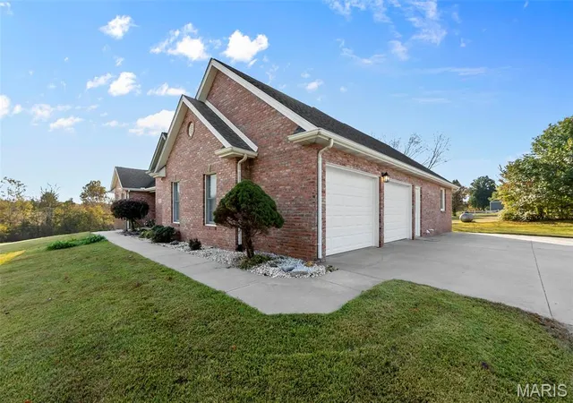 Photo 4 of Single family home for sale at 1537 County Rd 618, Cape Girardeau, MO 63701 | MLS# MIS26068530 | Listing updated on 2026-10-31
