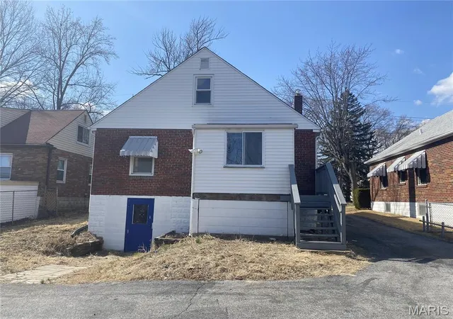 Photo 2 of Single family home for sale at 3754 Fee Rd, Bridgeton, MO 63044 | MLS# MIS26068534 | Listing updated on 2026-10-27