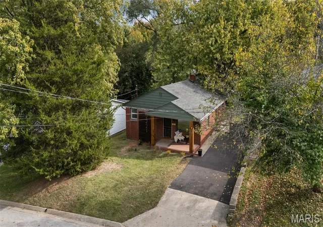 Photo 48 of Single family home for sale at 2221 Norside Dr, Alton, IL 62002 | MLS# MIS26068538 | Listing updated on 2026-10-28