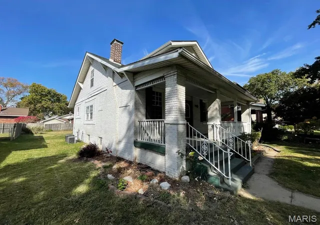 Photo 3 of Single family home for sale at 2519 Cleveland Blvd, Granite City, IL 62040 | MLS# MIS26068539 | Listing updated on 2026-10-26