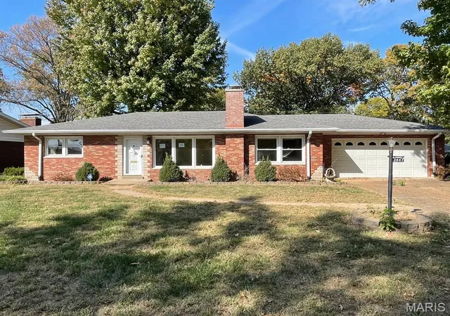 Photo 2 of Single family home for sale at 2447 Waterman Ave, Granite City, IL 62040 | MLS# MIS26068541 | Listing updated on 2026-10-27