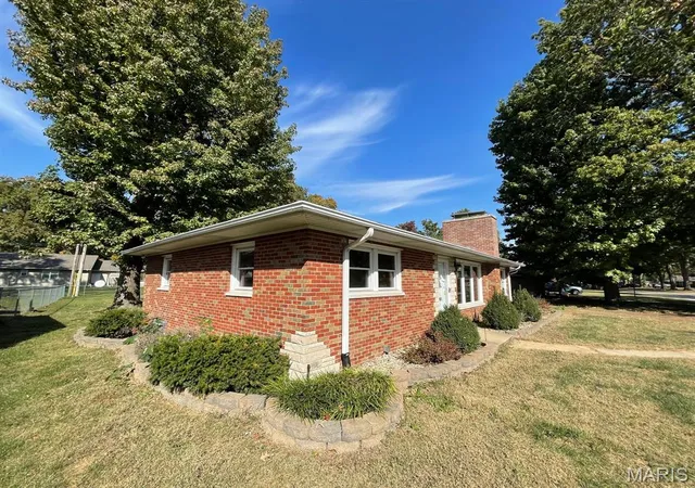 Photo 4 of Single family home for sale at 2447 Waterman Ave, Granite City, IL 62040 | MLS# MIS26068541 | Listing updated on 2026-10-27
