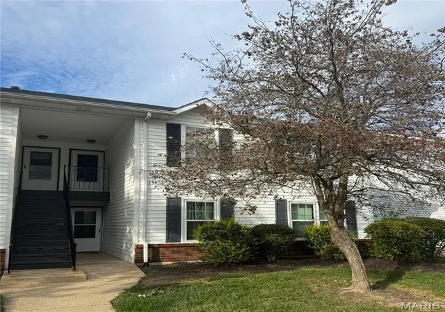 Condo for sale at 136 Old Buggy Ct #D, Saint Peters, MO 63304 | MLS# MIS26068543