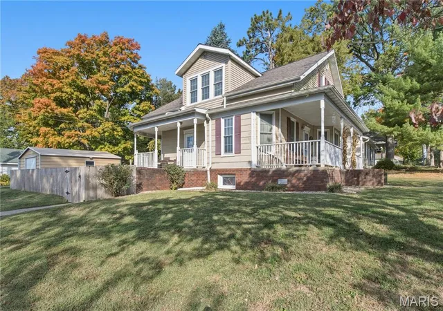 Photo 2 of Single family home for sale at 501 La Due Pl, Greenville, IL 62246 | MLS# MIS26068552 | Listing updated on 2026-10-26