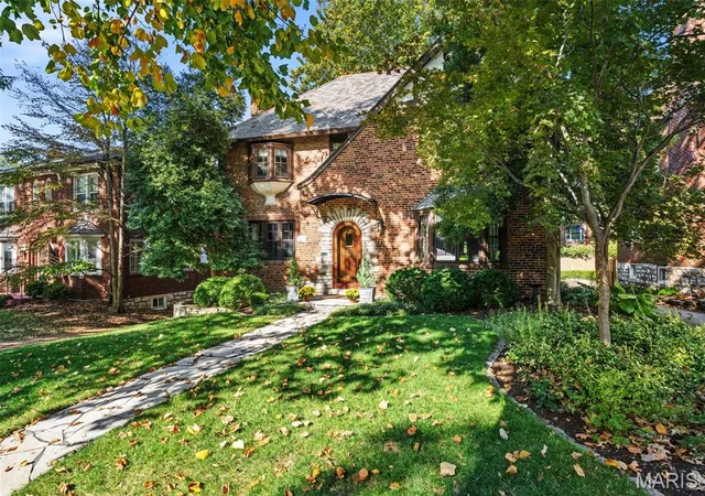 Photo 2 of Single family home for sale at 541 Purdue Ave, Saint Louis, MO 63130 | MLS# MIS26068557 | Listing updated on 2026-10-31