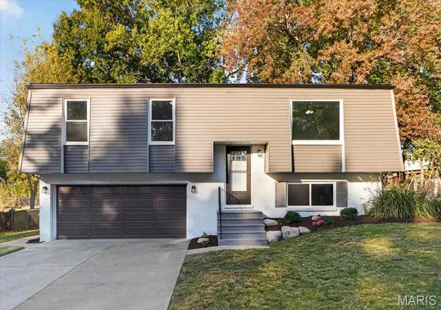 Single family home for sale at 117 Las Olas Dr, Belleville, IL 62221 | MLS# MIS26068559