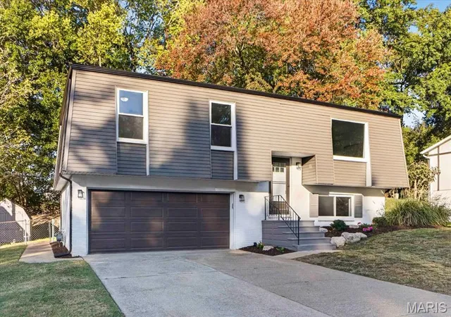 Photo 2 of Single family home for sale at 117 Las Olas Dr, Belleville, IL 62221 | MLS# MIS26068559 | Listing updated on 2026-10-26