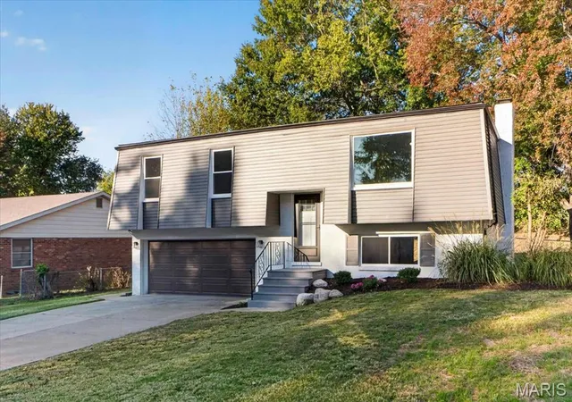 Photo 3 of Single family home for sale at 117 Las Olas Dr, Belleville, IL 62221 | MLS# MIS26068559 | Listing updated on 2026-10-26