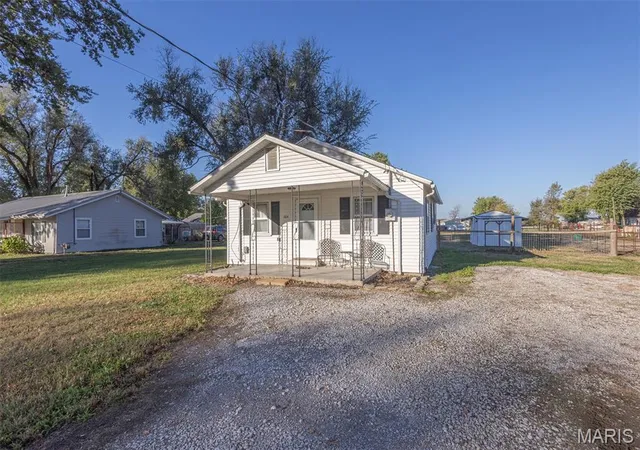 Photo 1 of Single family home for sale at 404 Main, Center, MO 63436 | MLS# MIS26068566 | Listing updated on 2026-10-26