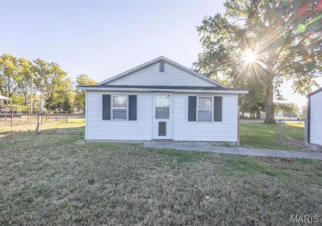 Photo 3 of Single family home for sale at 404 Main, Center, MO 63436 | MLS# MIS26068566 | Listing updated on 2026-10-26