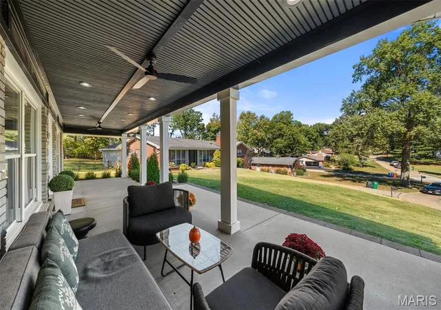 Photo 4 of Single family home for sale at 9443 Oakwood Manor Ln, Saint Louis, MO 63126 | MLS# MIS26068573 | Listing updated on 2026-10-28